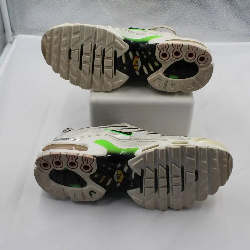 Nike Air Max Plus White Green Strike DN6997-100 Women's Size 7.5 TN